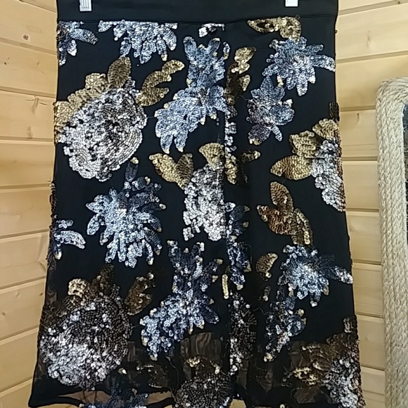 By 2 Sable Sequins Black Flower Skirt - Picture 1 of 8